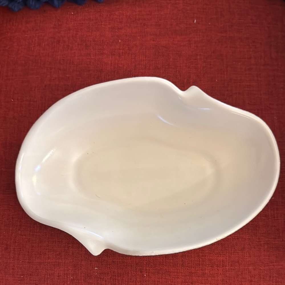 Vintage California USA pottery. Elegant Cream Ceramic Dish